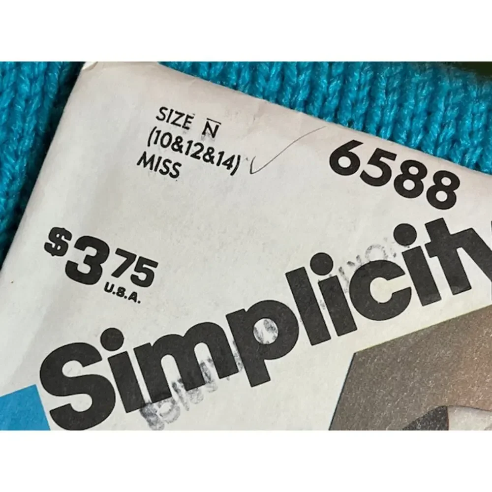 Simplicity 6588 pattern polo top size 10 12 14